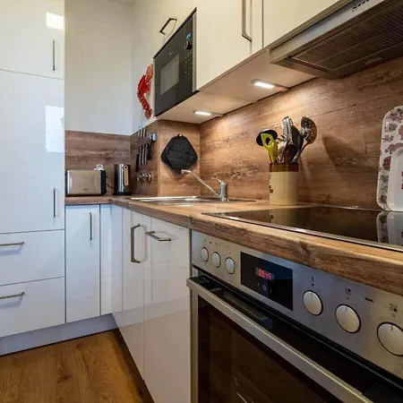With 1 Bedroom בית נופש