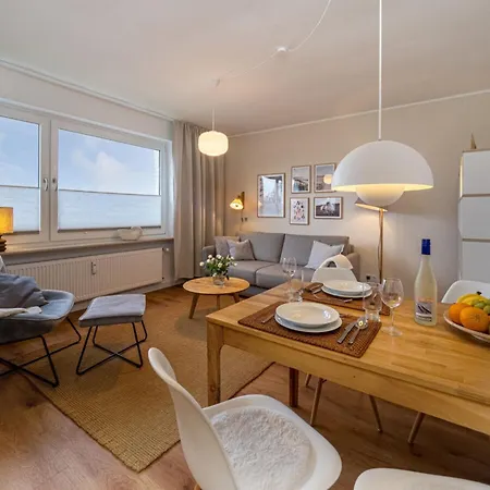 With 1 Bedroom ווסטרלנד